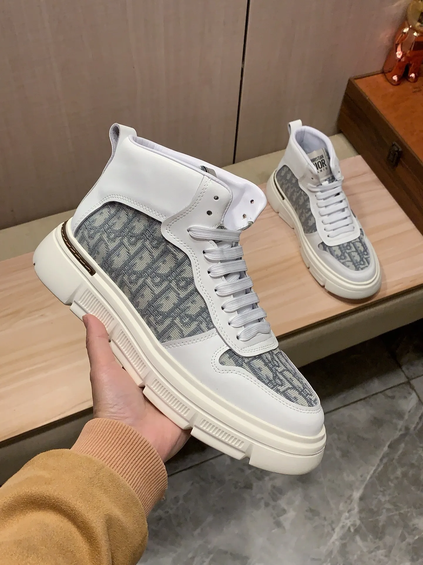 High-top men's shoes 💰442💰💰🎩🎩[Lightning][Lightning] "Dior DDIOR*" The latest and most popular casual shoes, top brand [Seduce] luxury~purchase, top-quality~. [Strong] The upper is made of imported breathable cowhide with material ➕ breathable sheepskin feet (•) and fine workmanship. The original stylish and stylish soft rubber wear-resistant and non-slip outsole is light and comfortable on the feet. The real thing looks better when photographed. 122: code: 38-44, 2️⃣ colors selected